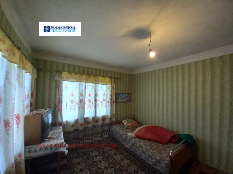 Продава  Къща област Кюстендил , с. Гюешево , 172 кв.м | 94356367 - изображение [15]