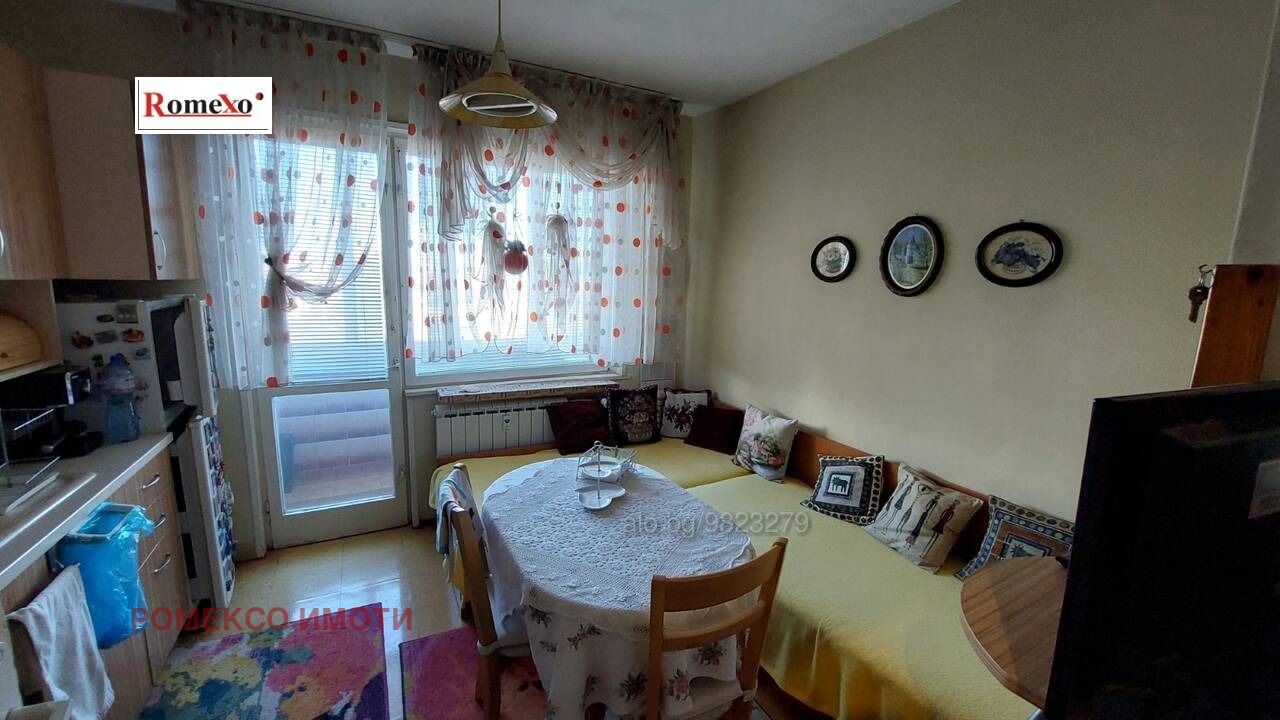 Продава 3-СТАЕН, гр. Пловдив, Кършияка, снимка 2 - Апартаменти - 55888799