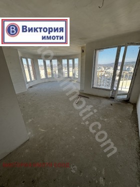 Продажба на четеристайни апартаменти в град Велико Търново - изображение 15 