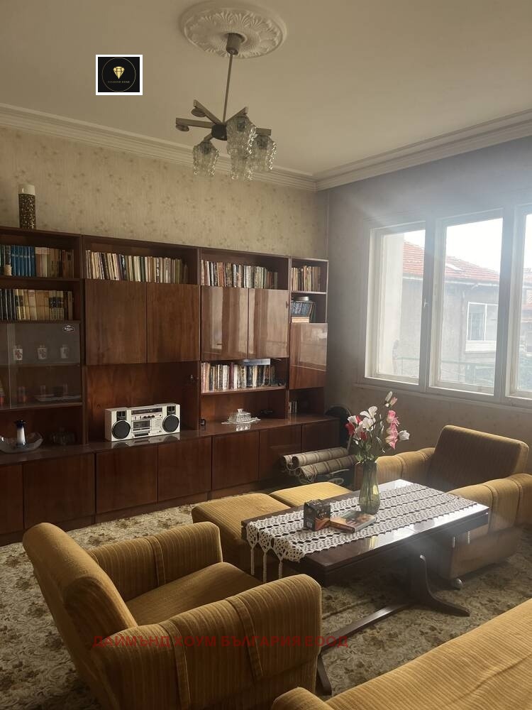 Продава  2-стаен област Пловдив , гр. Асеновград , 150 кв.м | 41037380