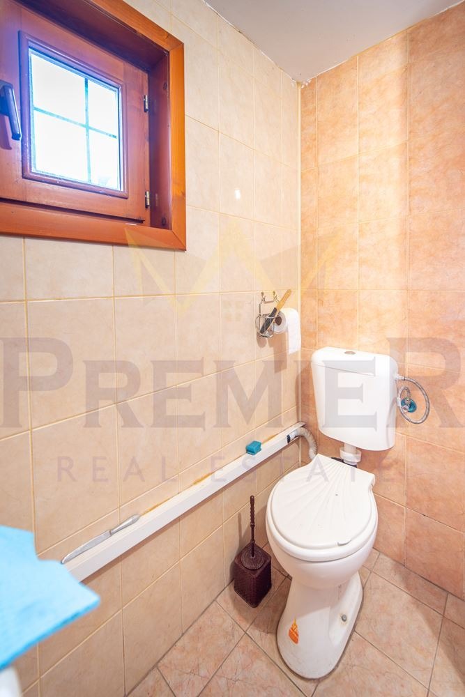 Продава КЪЩА, с. Безводица, област Добрич, снимка 13 - Къщи - 54037041