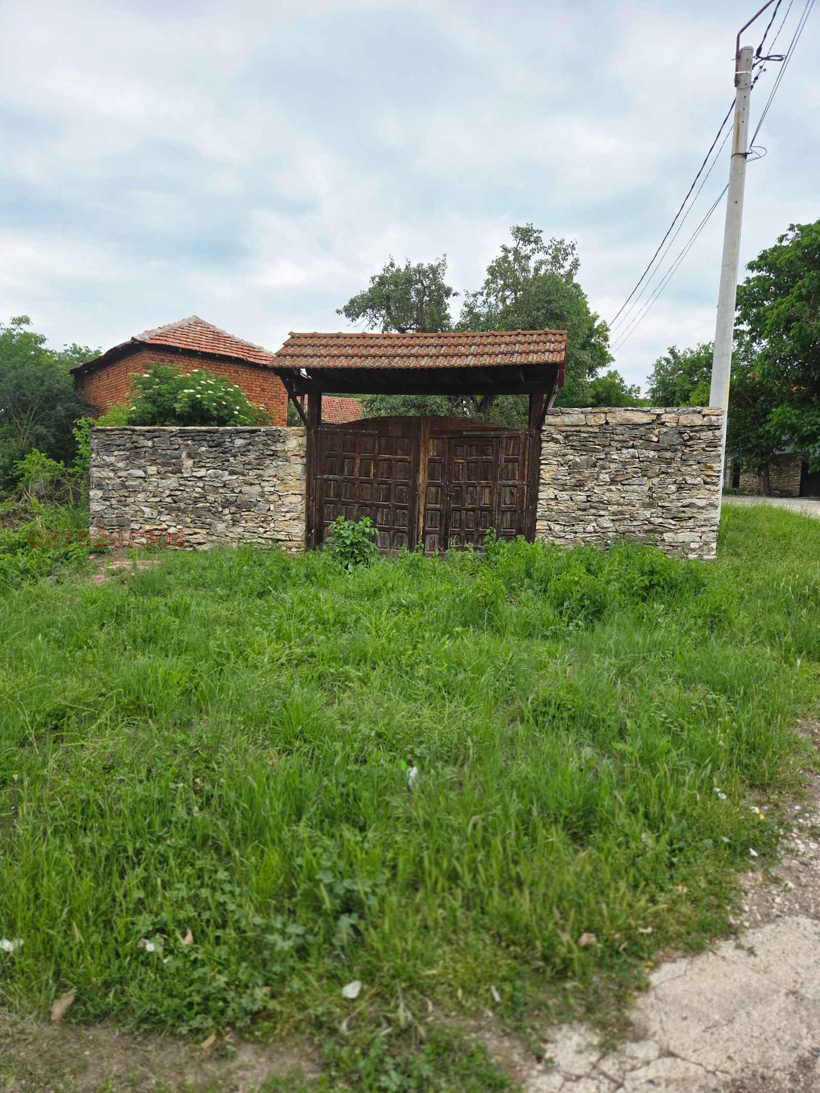 Продава ПАРЦЕЛ, с. Карлуково, област Ловеч