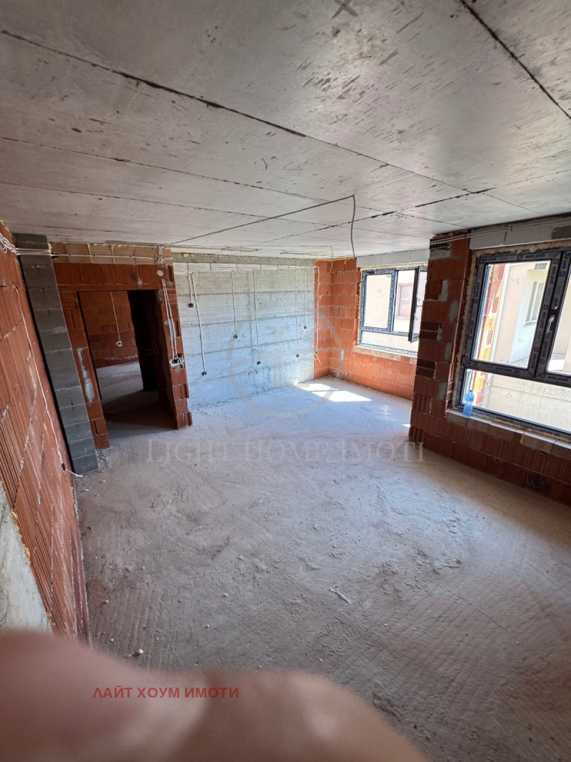 In vendita  1 camera da letto Plovdiv , Proslav , 65 mq | 40703406