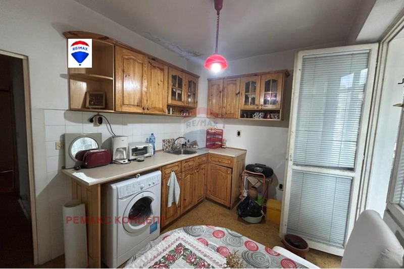 Продава 3-СТАЕН, гр. Шумен, 5-ти полк, снимка 9 - Апартаменти - 52388685