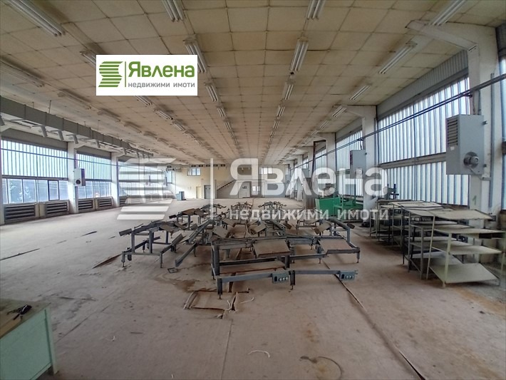Eladó  Ipari épület régió Smolyan , Vievo , 2506 négyzetméter | 11079662