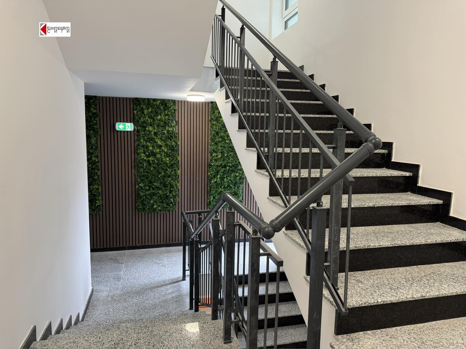 Продава 4-СТАЕН, гр. София, Център, снимка 2 - Апартаменти - 53607432