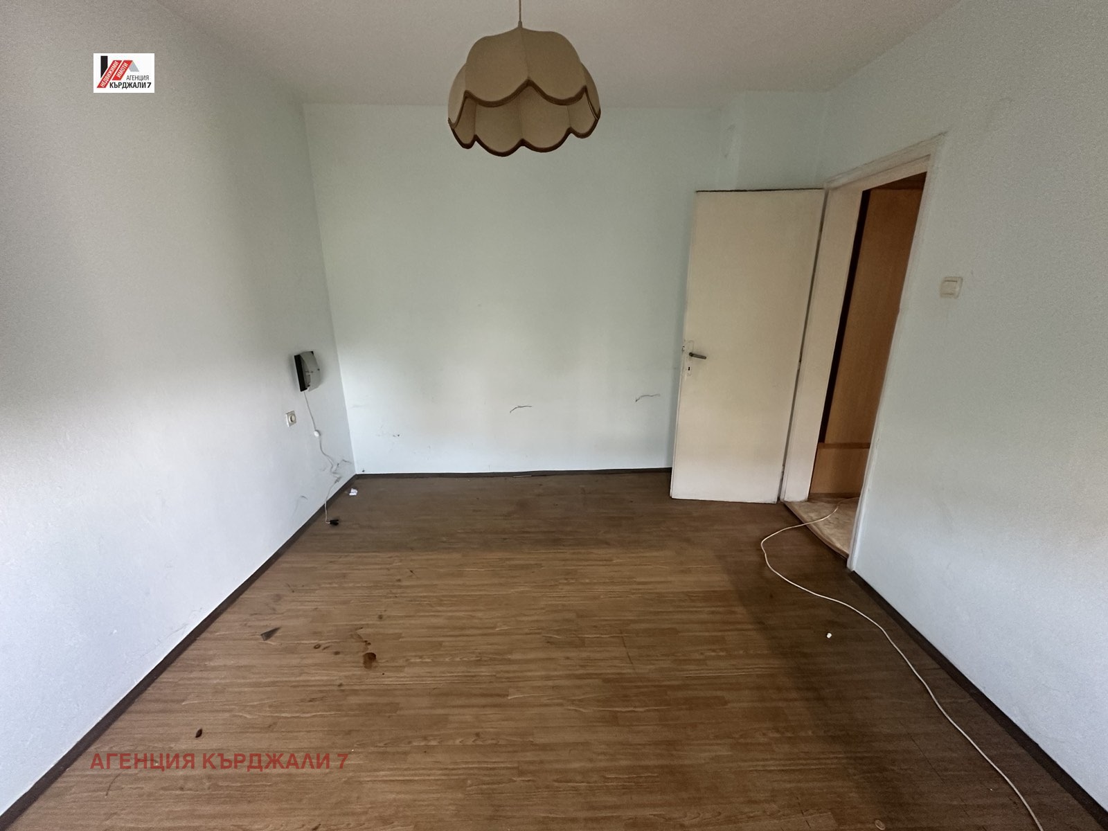 Продава МНОГОСТАЕН, гр. Кърджали, Център, снимка 8 - Апартаменти - 54351445