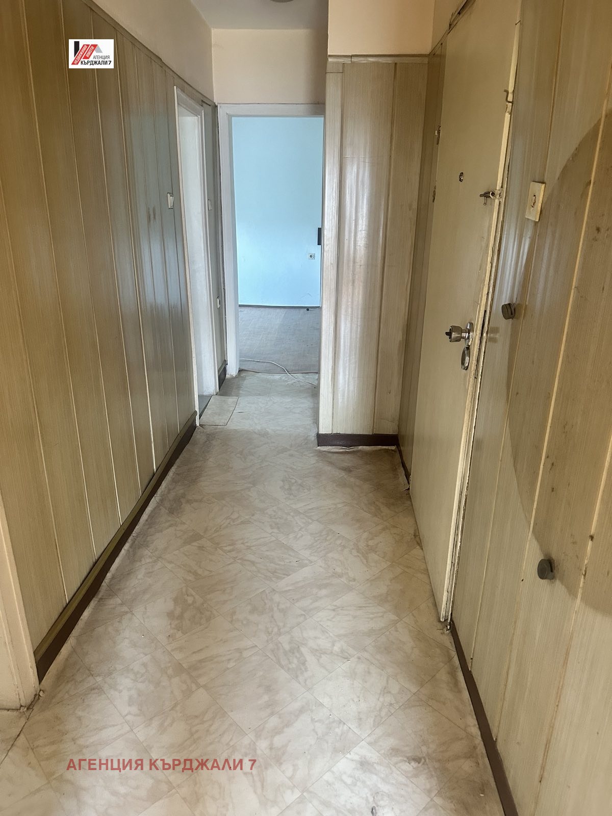 Продава МНОГОСТАЕН, гр. Кърджали, Център, снимка 14 - Апартаменти - 54351445