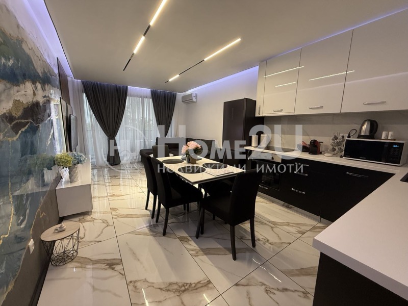 In vendita  2 camere da letto Varna , k.k. Sv.Sv. Konstantin i Elena , 85 mq | 70576657