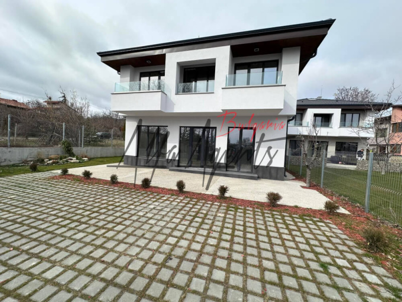 Продава  Къща, град Варна, Свети Никола •  369 000 EUR • ID 37014399 — holmes.bg - [1] 