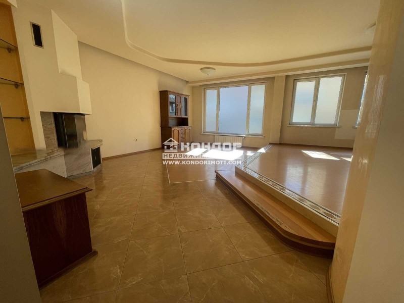 À venda  Casa Plovdiv , Centar , 582 m² | 96980582 - imagem [2]