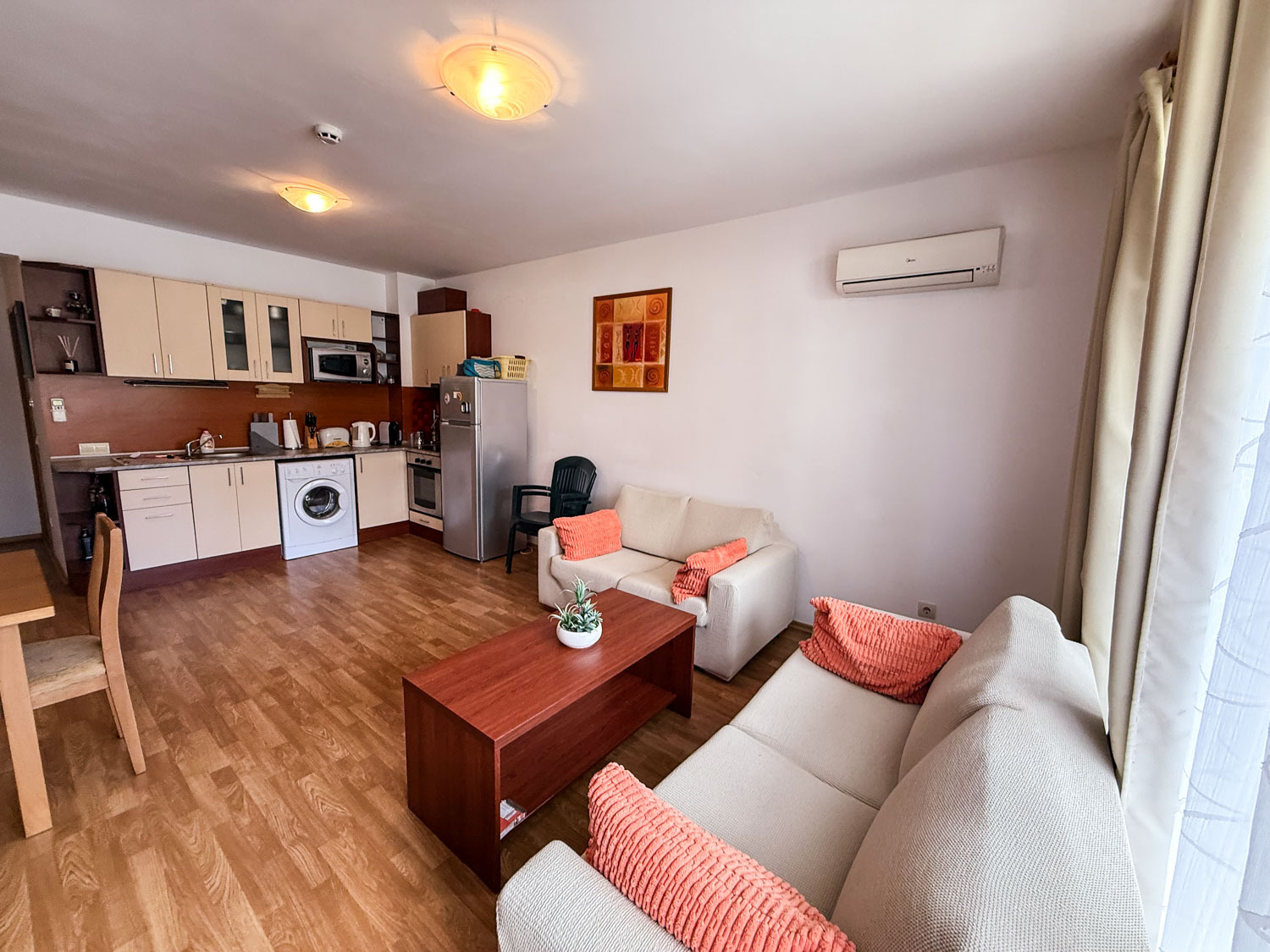 Продава 2-СТАЕН, гр. Ахелой, област Бургас, снимка 2 - Апартаменти - 56016898