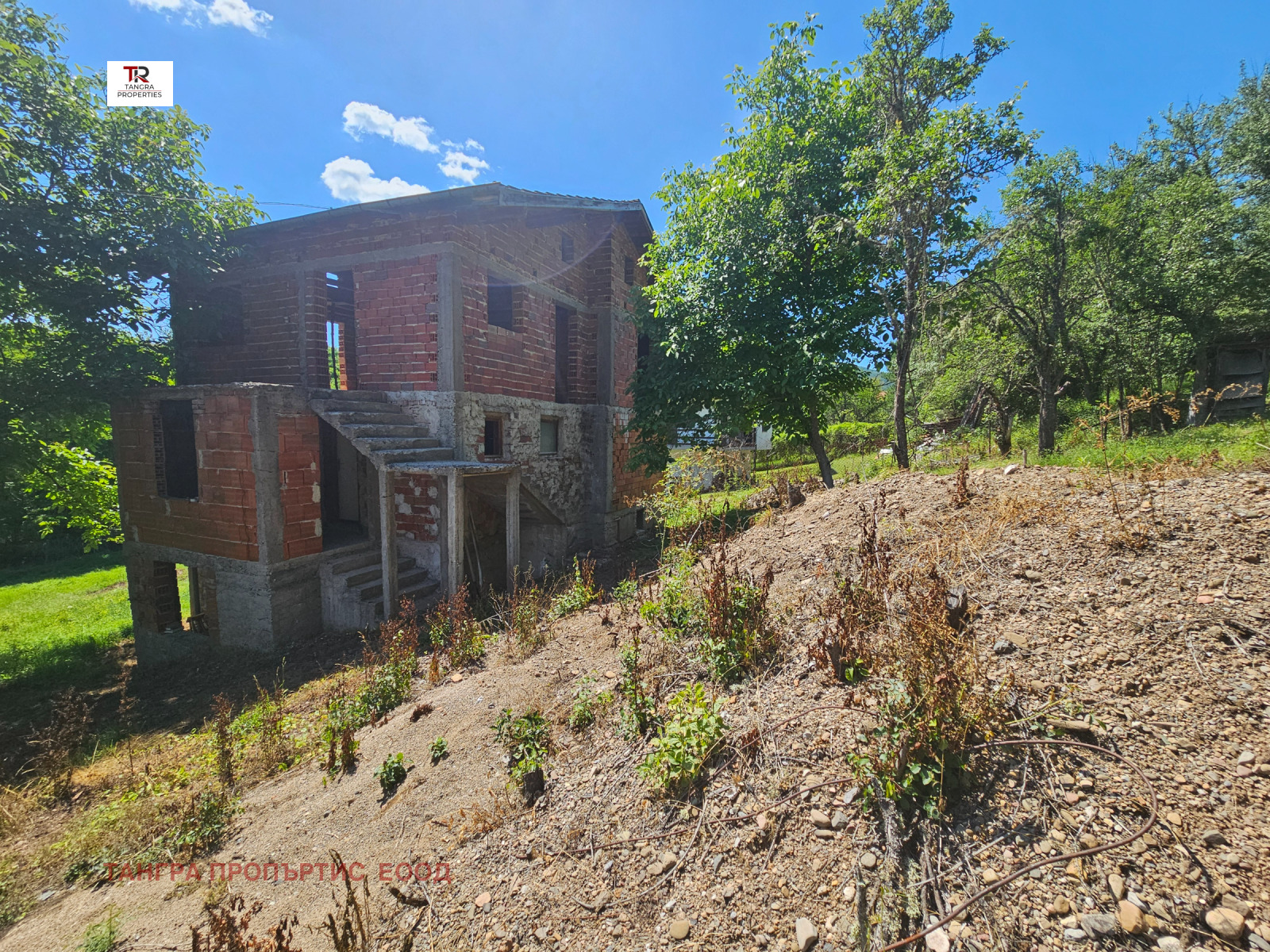 Продава КЪЩА, с. Лобош, област Перник