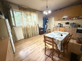 Huis Tsentar, Ruse