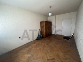 Продажба на четеристайни апартаменти в област Хасково - изображение 2 
