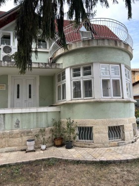 Ev Varoş, Razgrad