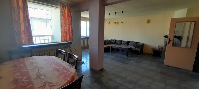 Продава  4-стаен град Плевен , Широк център , 137 кв.м | 44255415 - изображение [8]