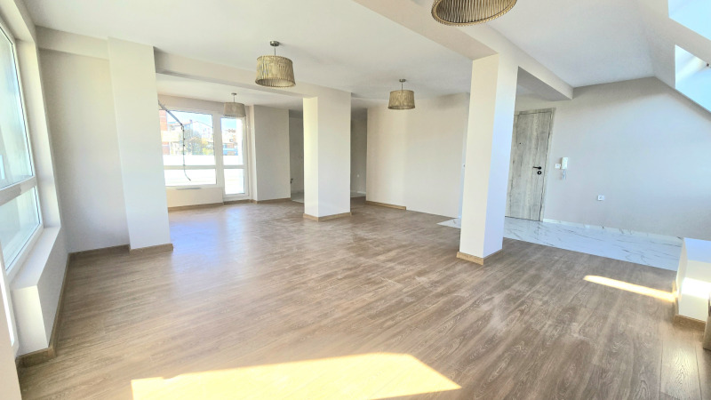 Продава 3-СТАЕН, гр. Велико Търново, Център, снимка 2 - Апартаменти - 52236613