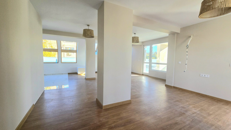 Продава 3-СТАЕН, гр. Велико Търново, Център, снимка 7 - Апартаменти - 52236613