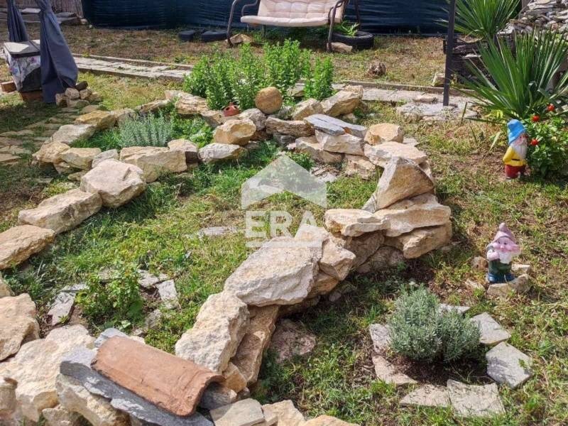 Продава КЪЩА, с. Златна ливада, област Стара Загора, снимка 13 - Къщи - 52607269