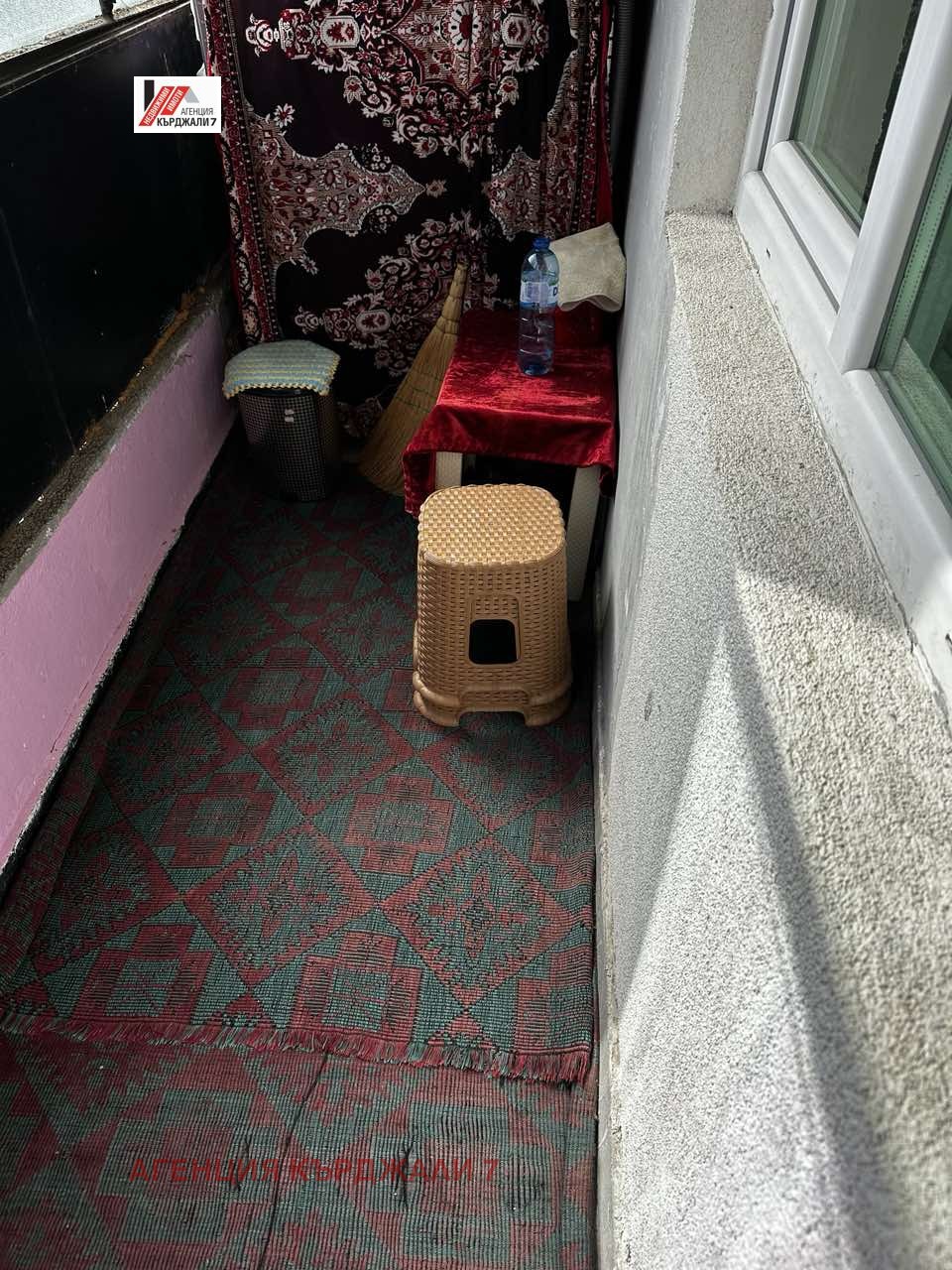 Продава 4-СТАЕН, гр. Кърджали, Възрожденци, снимка 15 - Апартаменти - 53910093