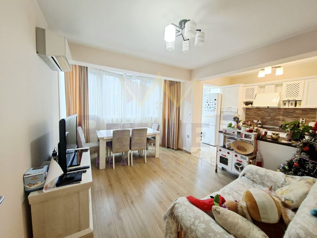 Продава 3-СТАЕН, гр. Варна, Цветен квартал, снимка 2 - Апартаменти - 54363396