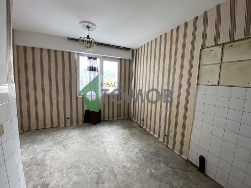Продава  2-стаен град Шумен , Боян Българанов 1 , 76 кв.м | 35860269 - изображение [6]