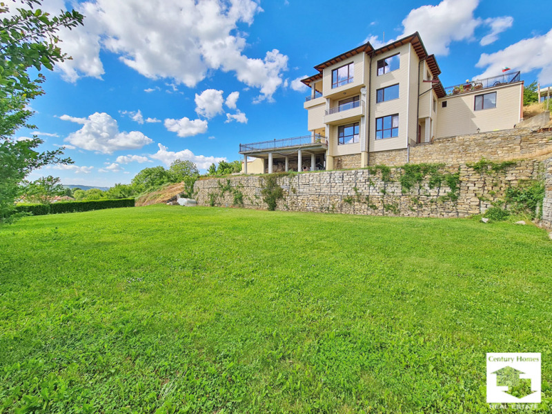 Продава КЪЩА в област Велико Търново, с. Малки чифлик - 250 кв.м / 449 500 € » 879 145.59 лв., СЕНТЧЪРИ ХОУМС