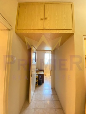 1 dormitorio Pobeda, Varna 8