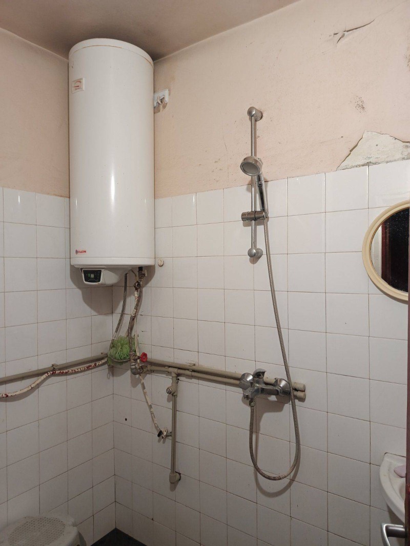 Продава МНОГОСТАЕН, гр. Шумен, Куршун чешма, снимка 14 - Апартаменти - 52534735