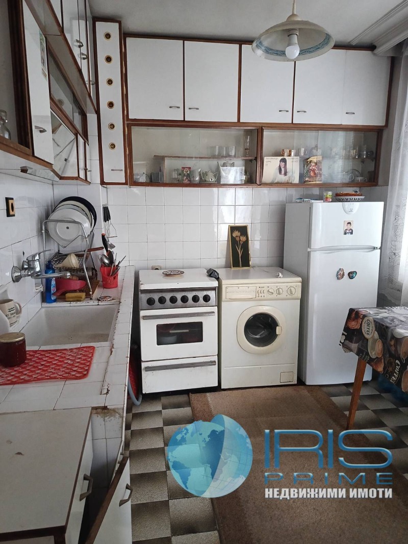 Продава МНОГОСТАЕН, гр. Шумен, Куршун чешма, снимка 6 - Апартаменти - 52534735