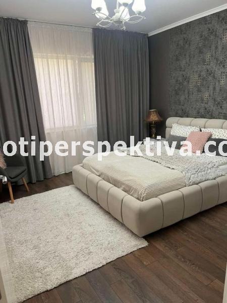 Продава ЕТАЖ ОТ КЪЩА, гр. Пловдив, Център, снимка 13 - Етаж от къща - 46691360