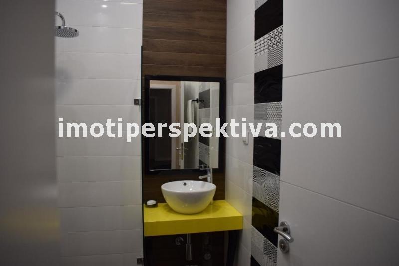 Продава ЕТАЖ ОТ КЪЩА, гр. Пловдив, Център, снимка 16 - Етаж от къща - 46691360