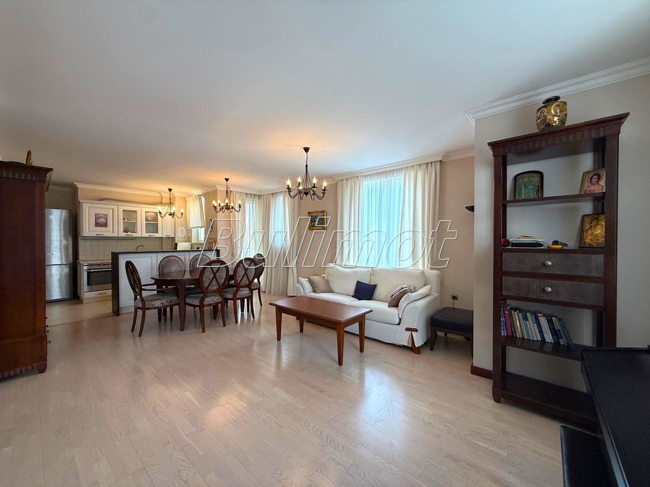 Продава 3-СТАЕН, гр. Варна, к.к. Св.Св. Константин и Елена