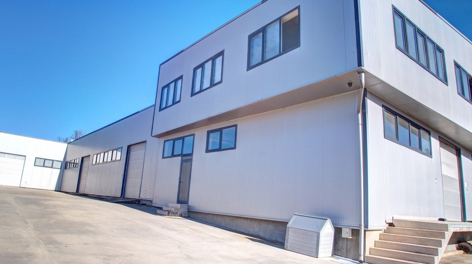 Продава БИЗНЕС ИМОТ, гр. Брезник, област Перник, снимка 2 - Други - 47302947