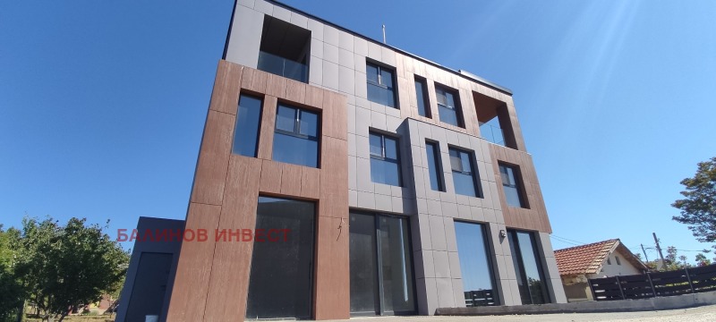 Til salgs  Hus Varna , m-t Dolna Traka , 300 kvm | 86402763