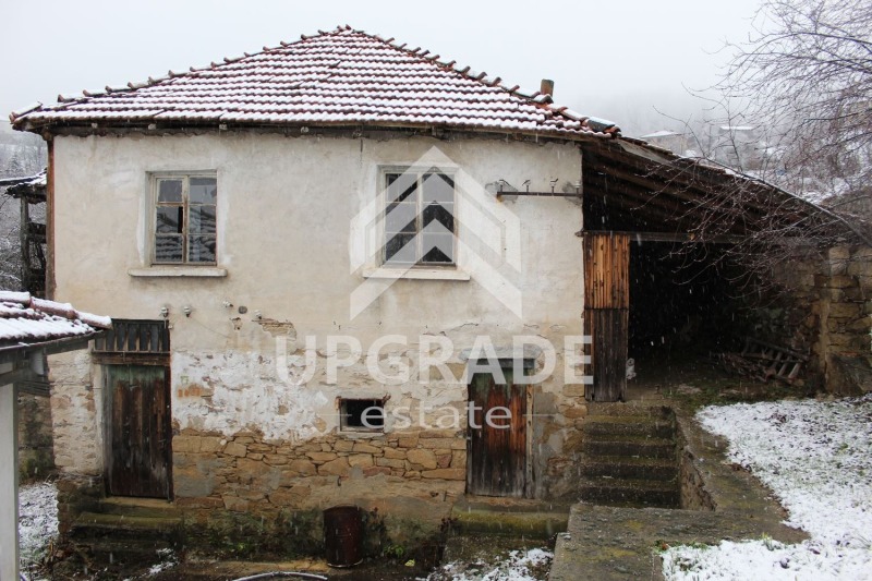 Продава КЪЩА, с. Лещак, област Смолян