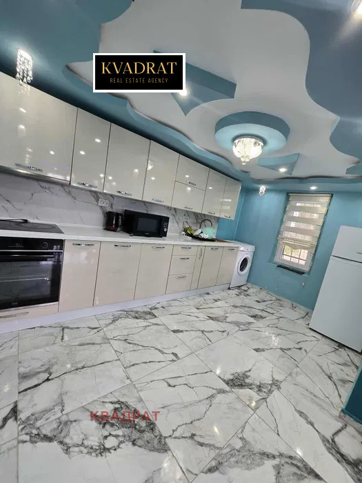 Продава ВИЛА, с. Батово, област Добрич, снимка 4 - Вили - 53409663