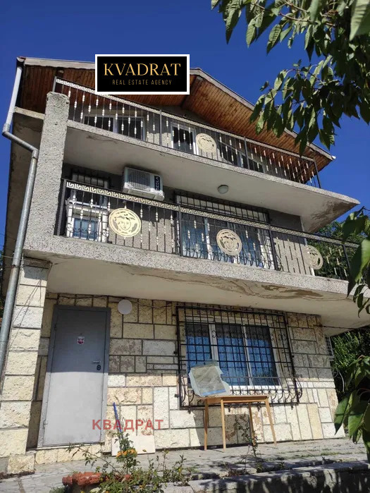 Продава ВИЛА, с. Батово, област Добрич