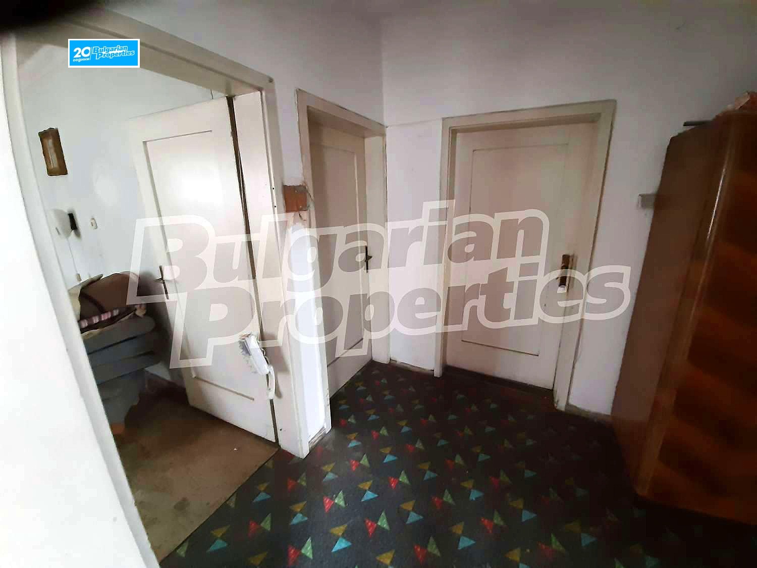 Продава ЕТАЖ ОТ КЪЩА, гр. Трявна, област Габрово, снимка 2 - Етаж от къща - 40424758