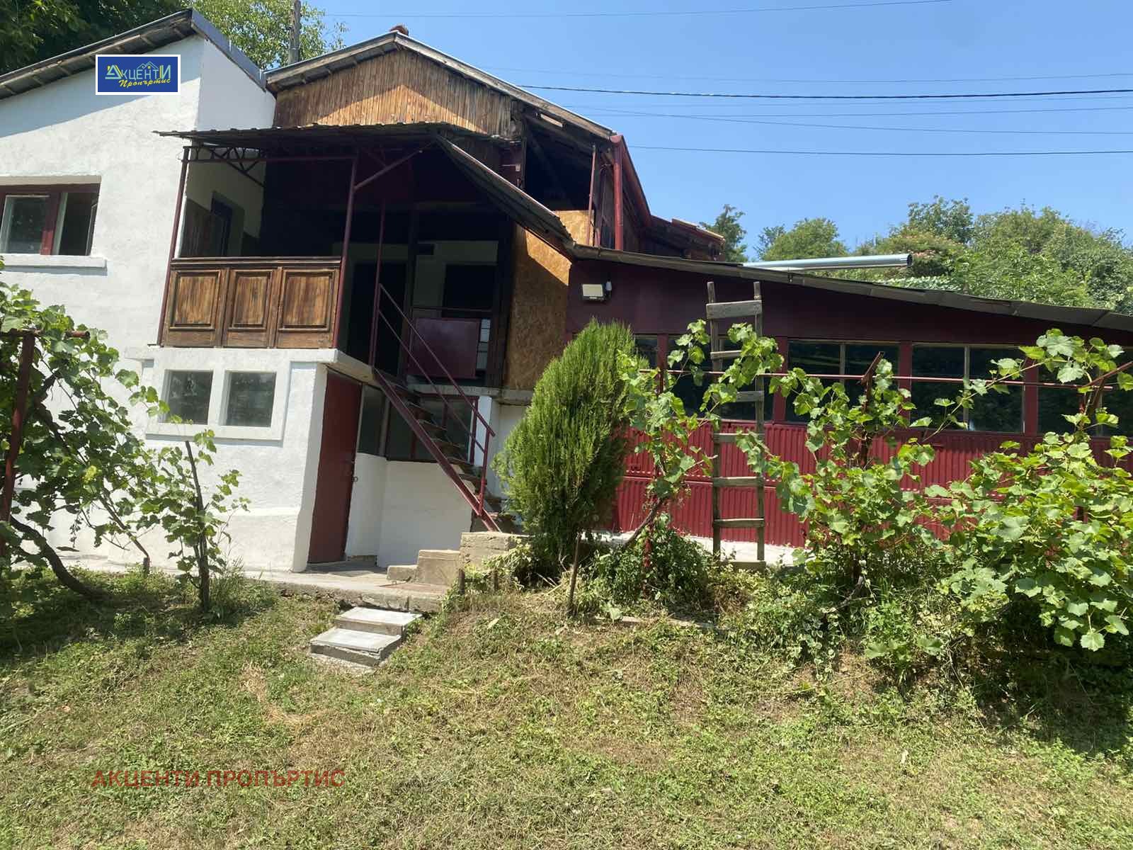 Продава КЪЩА, с. Малки чифлик, област Велико Търново, снимка 2 - Къщи - 55427841
