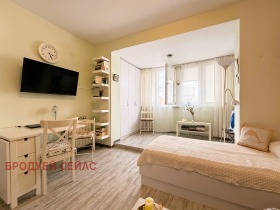 De vânzare Studio