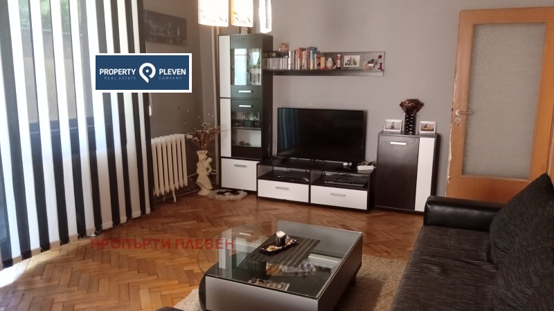 Продава  3-стаен град Плевен , Широк център , 104 кв.м | 50668330