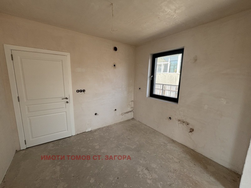 In vendita  2 camere da letto Stara Zagora , Kazanski , 102 mq | 74397492