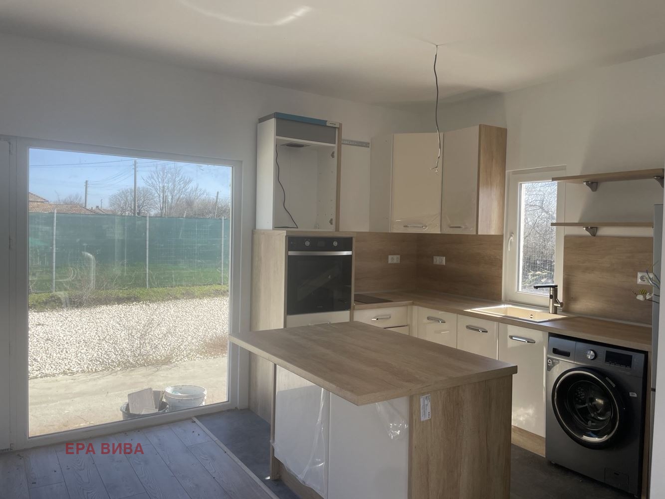 Продава КЪЩА, с. Росеново, област Добрич