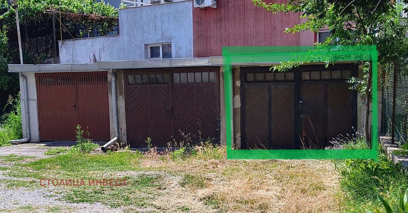Продава ГАРАЖ, ПАРКОМЯСТО, гр. Русе, Център