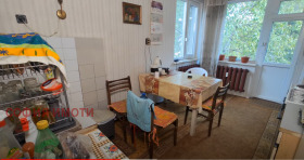 Продава етаж от къща град София Хаджи Димитър - [1] 