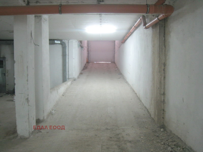 Продава ГАРАЖ, ПАРКОМЯСТО, гр. София, Люлин - център, снимка 2 - Гаражи и паркоместа - 52852280