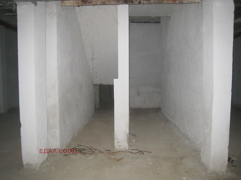 Продава ГАРАЖ, ПАРКОМЯСТО, гр. София, Люлин - център, снимка 11 - Гаражи и паркоместа - 52852280