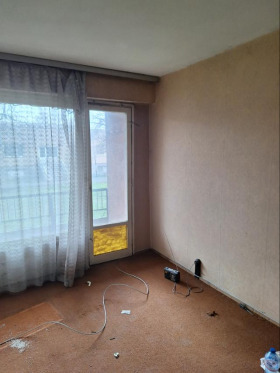 2 slaapkamers Iztok, Pernik 4